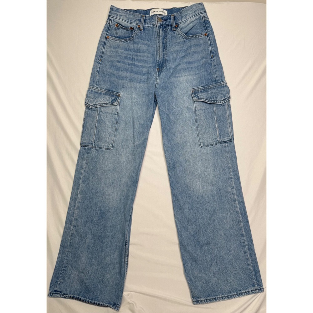 Denim Forum Aritzia The Farrah Hi-Rise Wide‎ Cargo Jeans Light Wash Blue Size 28
